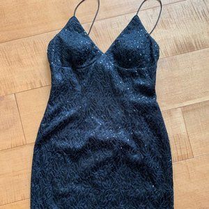 Adriana Papell black evening dress size 6.